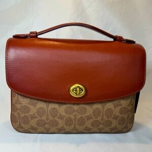 Coach Signature Cassie